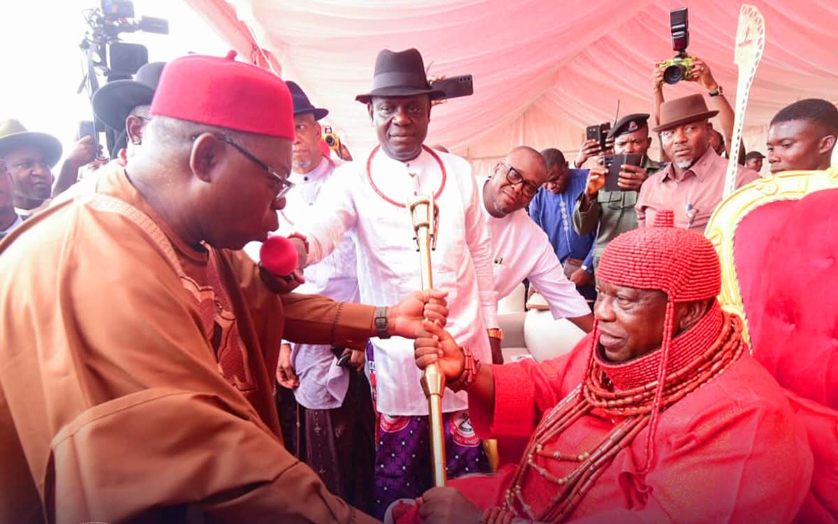 Sir Monday Onyeme & Ohworode of Olomu Kingdom